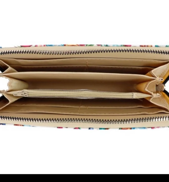 ❤️❤️ Floral Wallet NWT. Faux Leather - Picture 5 of 12